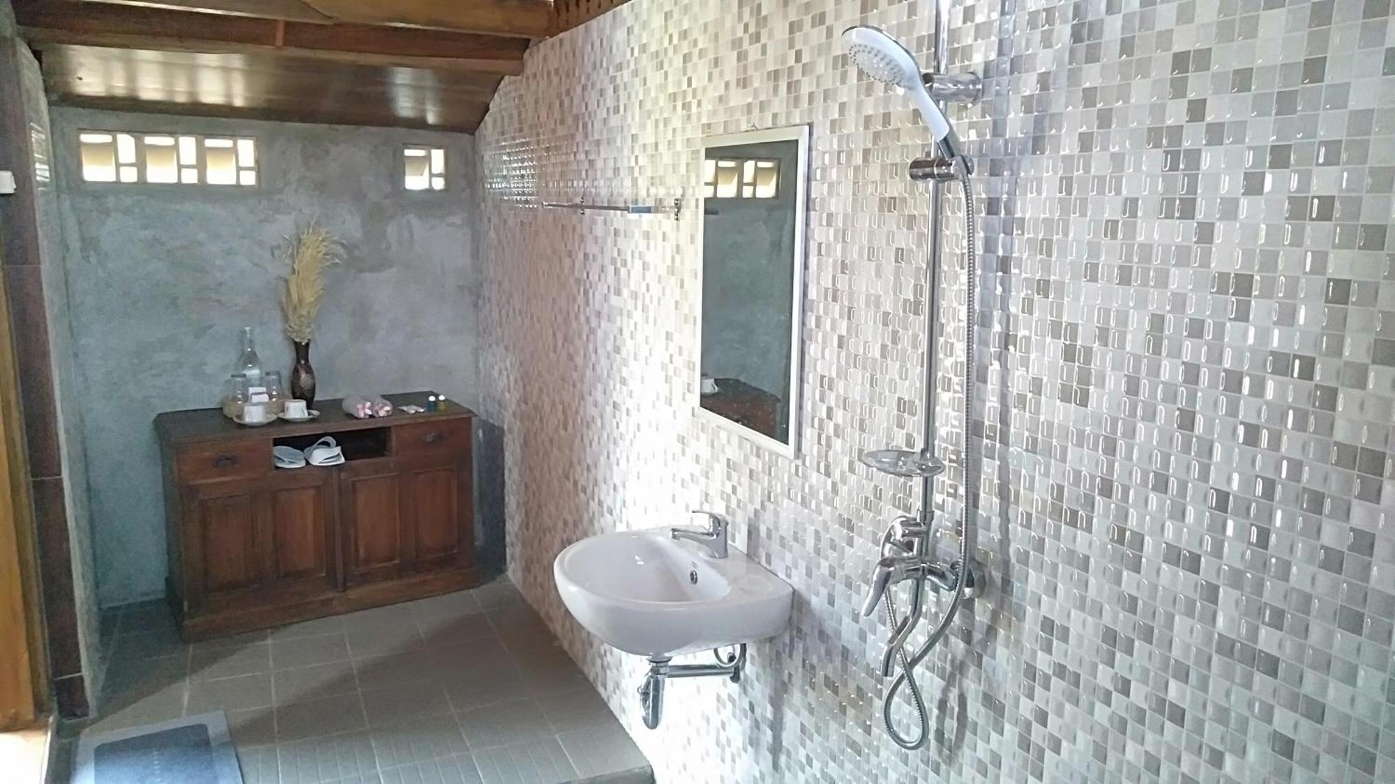 Bujak Permai Villa Matahari Lombok Ntb Praya Kültér fotó