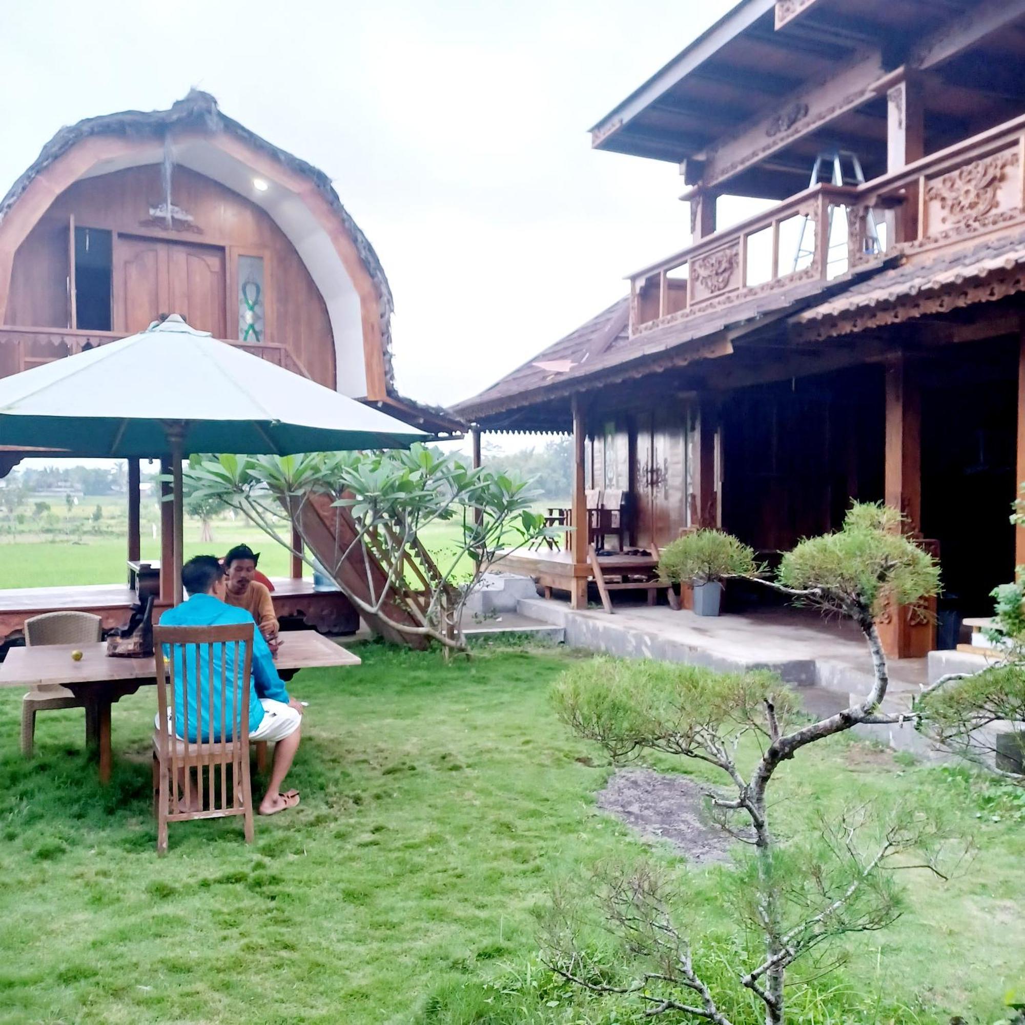 Bujak Permai Villa Matahari Lombok Ntb Praya Kültér fotó