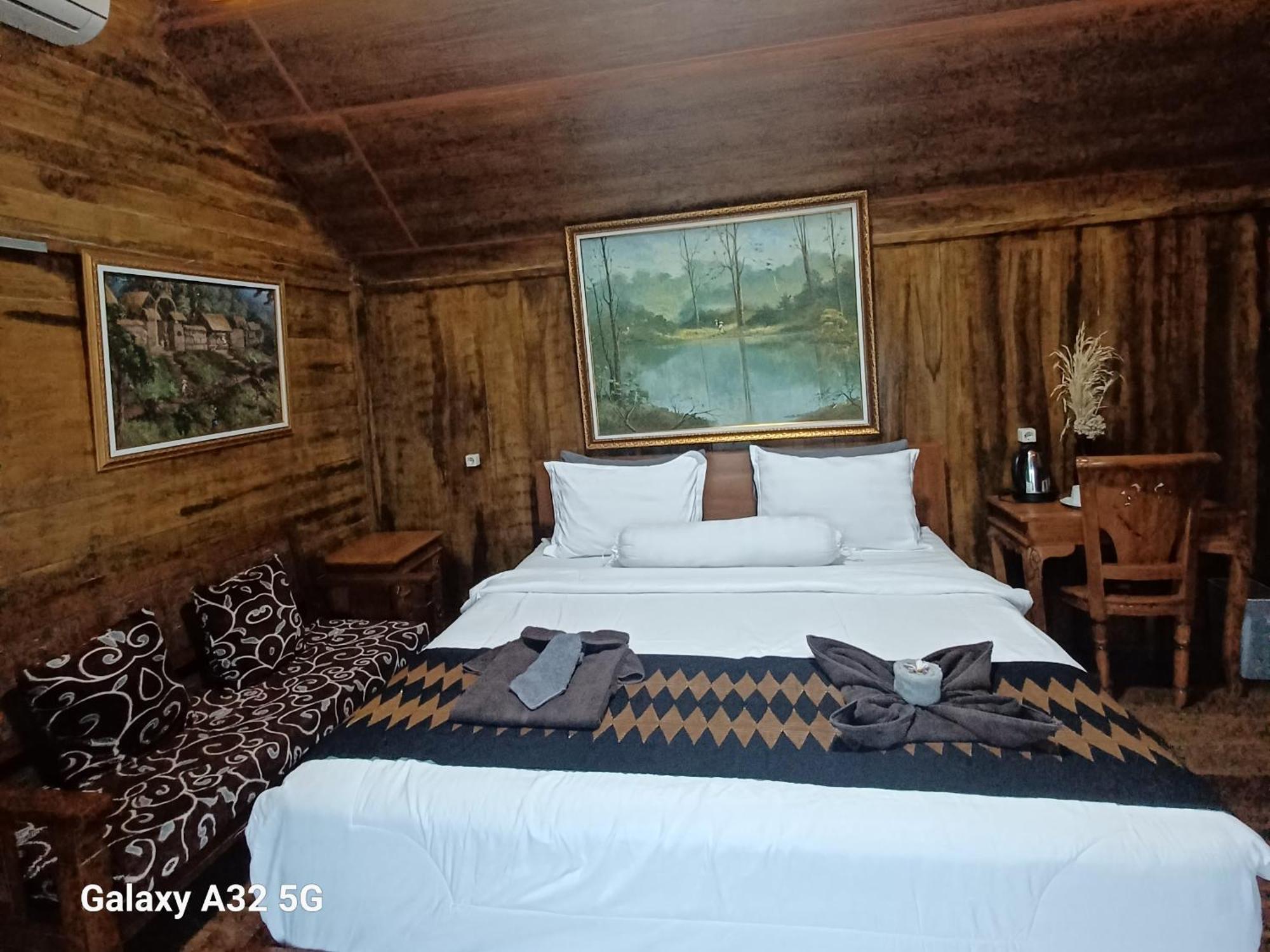 Bujak Permai Villa Matahari Lombok Ntb Praya Kültér fotó
