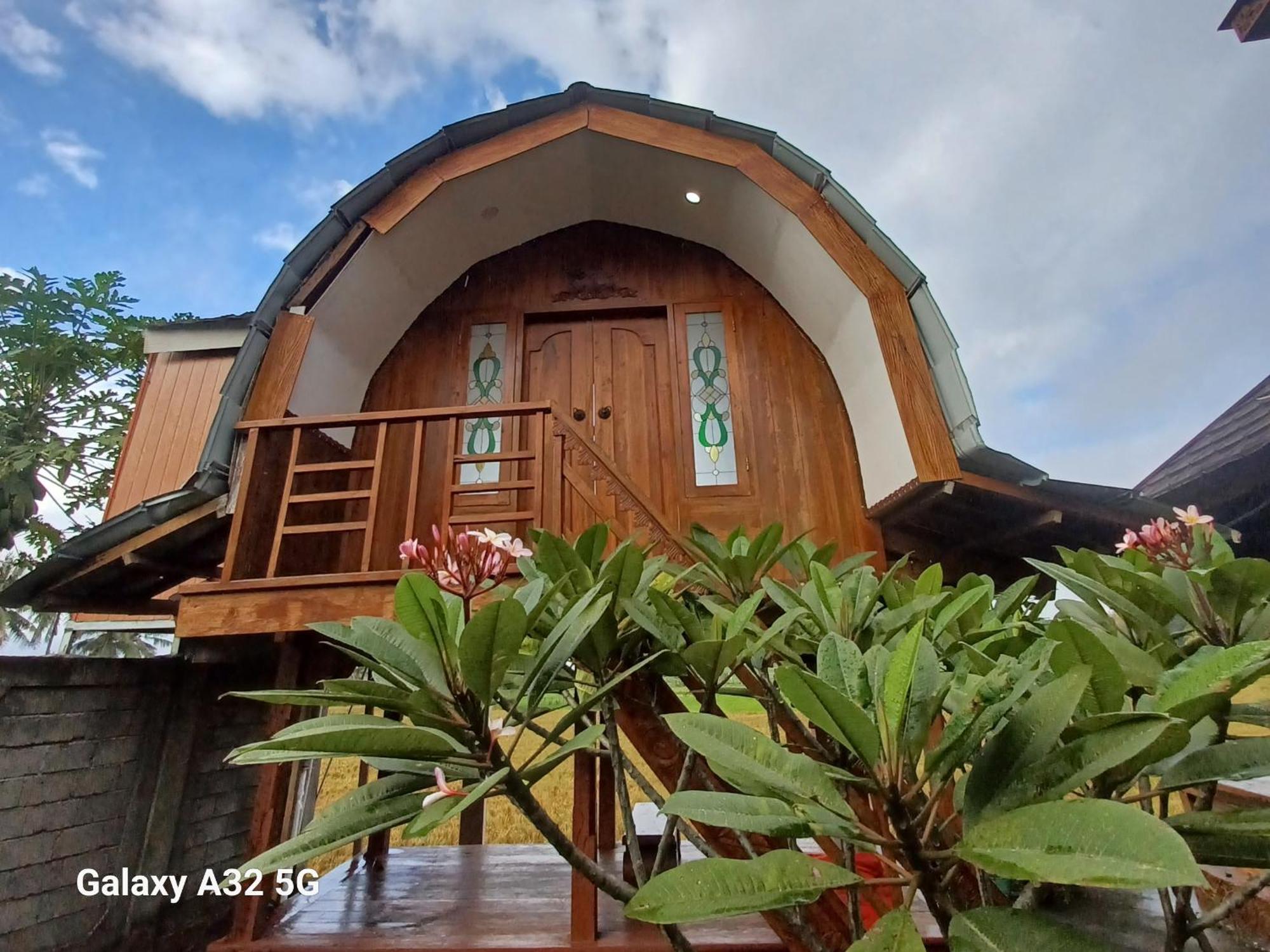 Bujak Permai Villa Matahari Lombok Ntb Praya Kültér fotó