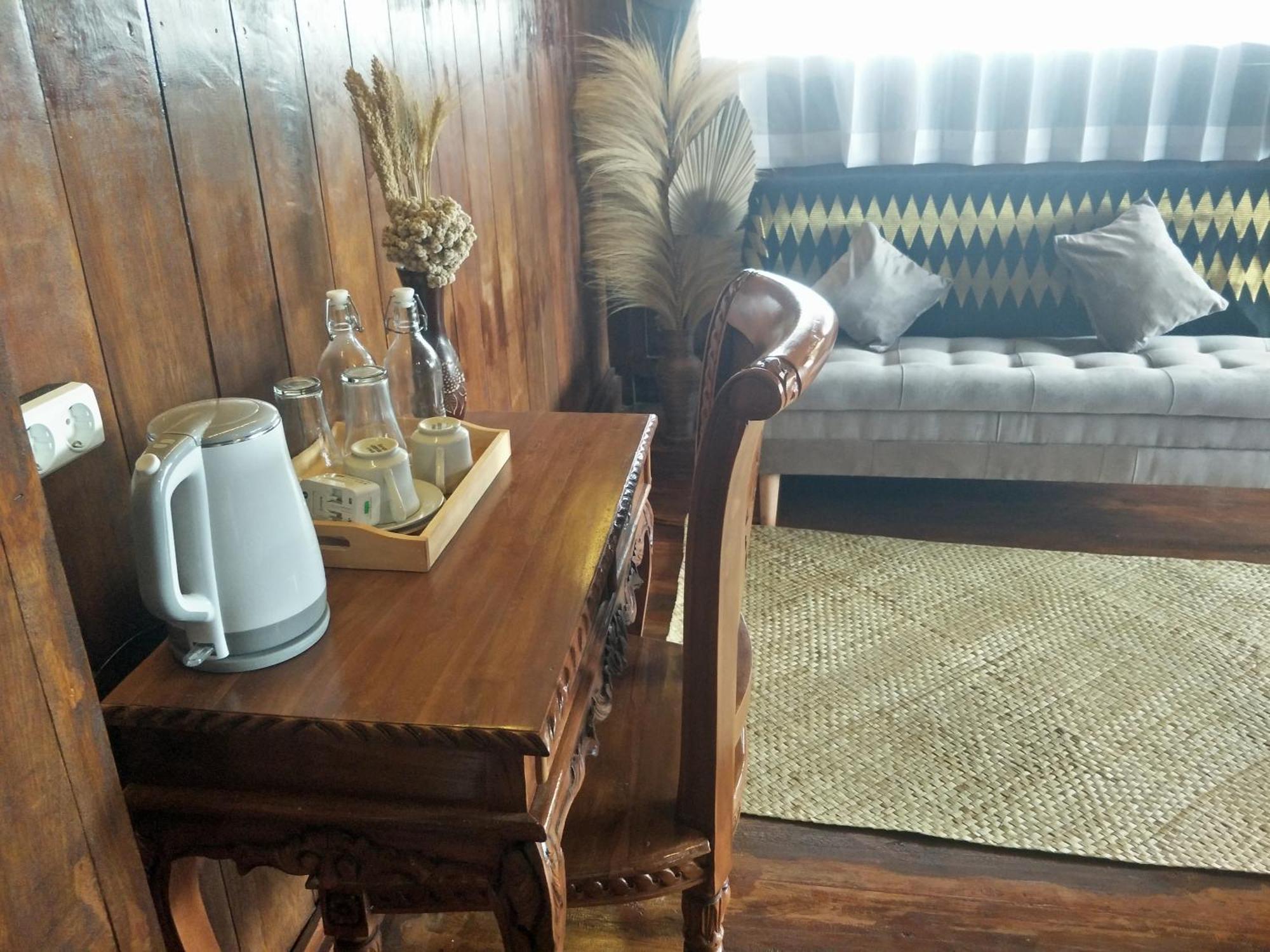 Bujak Permai Villa Matahari Lombok Ntb Praya Kültér fotó